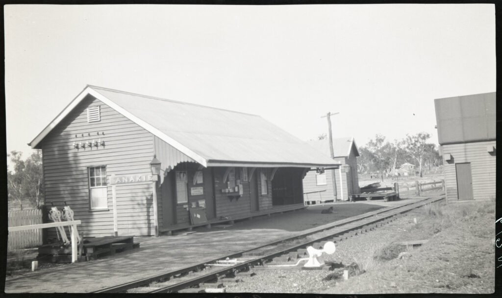 Anakie Railway Station